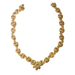 YELLOW GOLD GARLAND NECKLACE