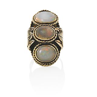 ARTS & CRAFTS OPAL & YELLOW GOLD RING