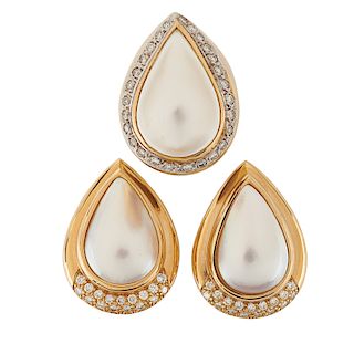 MABE PEARL, DIAMOND & YELLOW GOLD RING & EARRINGS