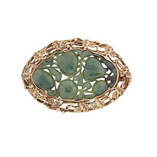 CARVED HARDSTONE & YELLOW GOLD BROOCH