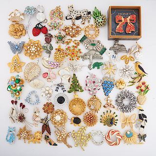 COLLECTION OF MOSTLY DESIGNER COSTUME BROOCHES