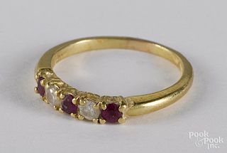 18K yellow gold, diamond and red stone ring