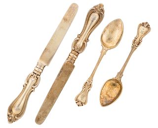  A RUSSIAN SET OF FOUR GILDED SILVER DESSERT TABLE FLATWARE, WORKMASTER HENRIK AUGUST LONG, RETAILED BY NICHOLS AND PLINKE, ST.PETERSBURG, 1840