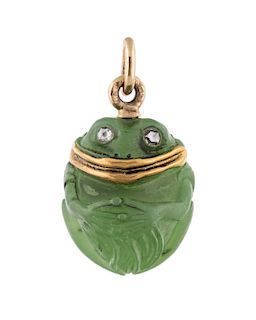 A FABERGE MINIATURE JEWELED GOLD-MOUNTED NEPHRITE EGG PENDANT IN THE FORM OF A SMILING FROG, WORKMASTER HENRIK WIGSTROM, ST. PETERSBURG, 1898-1908