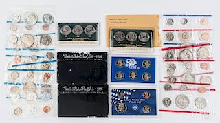 US coin sets, to include several mint & proof sets