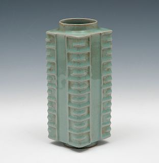 Lungchuan Celadon Guan-Type Cong Vase