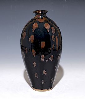 Ding-Type Russet-Splashed Black Glazed Vase