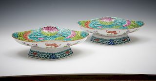 Pair of Chinese tobacco-leaf pattern style footed plates