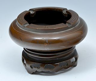Chinese bronze ashtray and stand with inlay