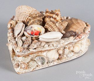 Sailor's shell heart box