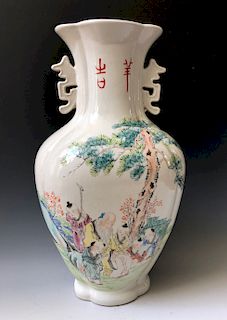 FAMOUS CHINESE ARTIST XIU SHANQUN OF FAMILL ROSE PORCELAIN VASE. LATE 19C