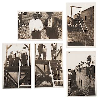 Powerful Sequence of Photographs Documenting Hanging of African American Man