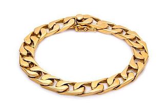 A 14 Karat Yellow Gold Curb Link Bracelet, 20.00 dwts.