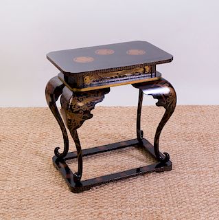 JAPANESE BLACK LACQUER AND PARCEL-GILT END TABLE, MODERN