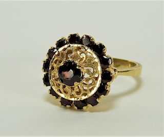 Victorian 18K Yellow Gold Garnet Lady's Ring
