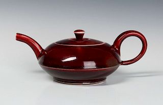 A PETER PINNELL STUDIO POTTERY TEAPOT