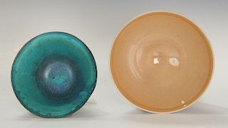 TWO LATE 20TH CENTURY STUDIO POTTERY BOWLS