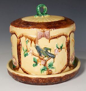 A 19TH C. ENGLISH MAJOLICA POTTERY CHEESE KEEPER