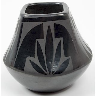 Madeline Tafoya (Santa Clara, b. 1915) Blackware Pottery Vase