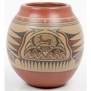 Lela and Luther Gutierrez (Santa Clara, 1895-1966 / 1911-1987) Pottery Jar