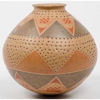 Consolacion Quezada (Mata Ortiz, b. 1933) Textured Pottery Jar