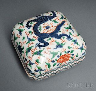 Ming-style Wucai   Covered Box
