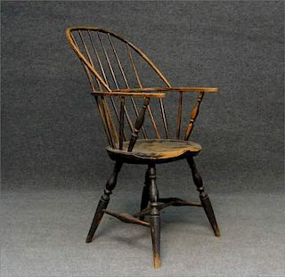 EARLY SACK BACK WINDSOR ARM CHAIR (CRACK IN BOW)