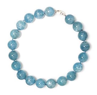 A Single Strand Aquamarine Bead Necklace,