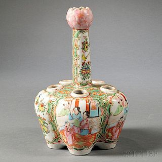 Chinese Export Porcelain Rose Medallion Bud Vase