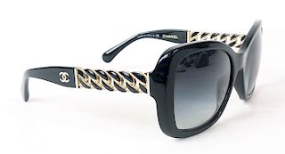 Chanel 5305 Chain Link CC Logo Wayfarer Sunglasses