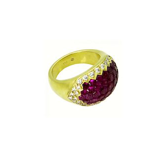 Stunning 18K Yellow Gold & Ruby Diamond Ring