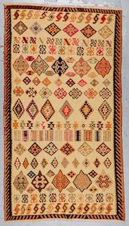 Vintage Shiraz Kilim: 4'10'' x 8'4''