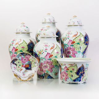 Group of Mottahedeh Porcelain Articles in the 'Tobacco Leaf' Pattern