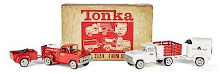 Tonka pressed steel no. 2120 Farm Set