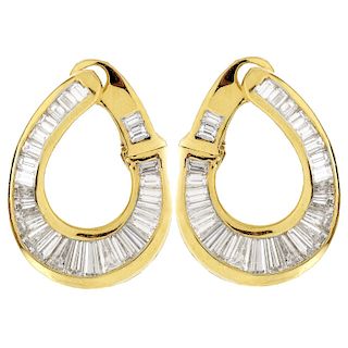 Diamond and 18K Gold Earrings
