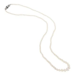 A Single Strand Graduated Natural Pearl Necklace, 3.25 dwts.