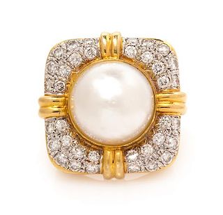 An 18 Karat Bicolor Gold, Cultured Mabe Pearl and Diamond Ring, 15.30 dwts.