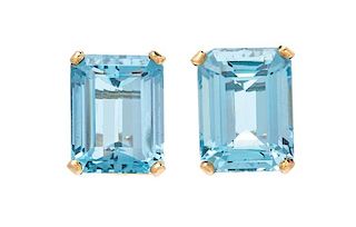 A Pair of Yellow Gold and Aquamarine Earclips, 5.10 dwts.