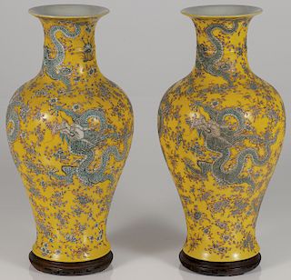 A PAIR OF FINE CHINESE PORCELAIN DRAGON VASES