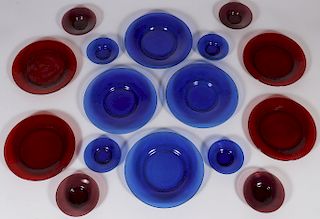 16 PIECES OF CHINESE PEKING GLASS