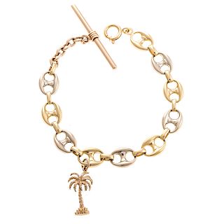 A Lady's Anchor Link Bracelet in 18K Gold