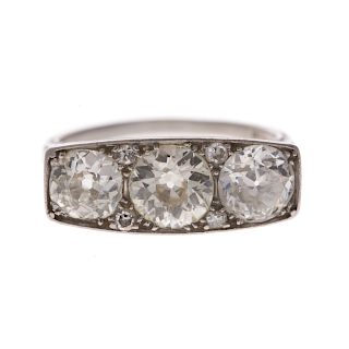 An Art Deco Filigree Diamond Ring in Platinum