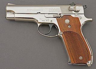 Smith and Wesson Model 39-2 Semi-Auto Pistol