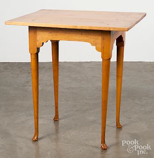 Benchmade Queen Anne style maple table
