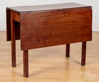 Chippendale mahogany drop-leaf table