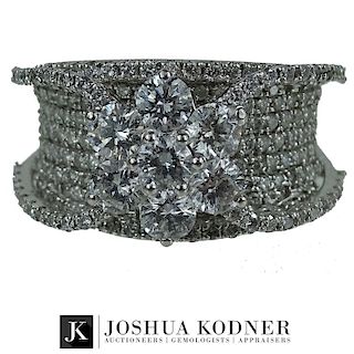 Ladies 3.00 CT Diamond Flower Fashion Ring.