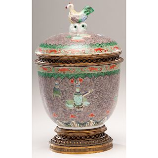 Wucai Jar with Trophies and Antiques