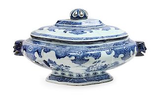A Chinese Export Blue and White Porcelain Soup Tureen Height 10 x width 17 inches