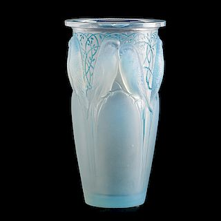 LALIQUE "Ceylan" vase, opalescent glass