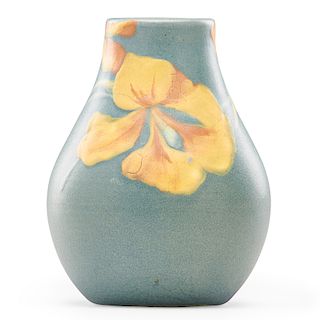 HARRIET WILCOX; ROOKWOOD Cabinet vase